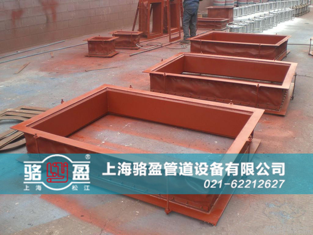 香港機(jī)場矩形非金屬<a href=http://www.ocfh.cn target=_blank class=infotextkey>補(bǔ)償器</a>噴涂環(huán)節(jié)